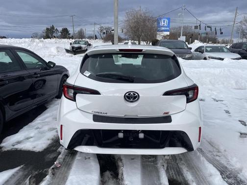 2024 Toyota Corolla Hatchback SE
