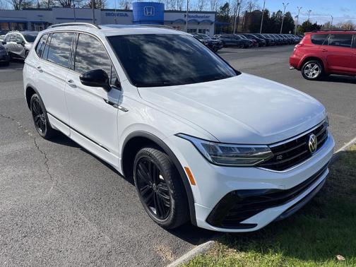2022 Volkswagen Tiguan 2.0T SE R-Line Black