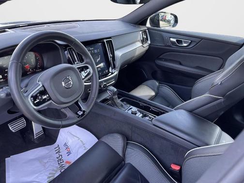 2019 Volvo S60 T6 R-Design