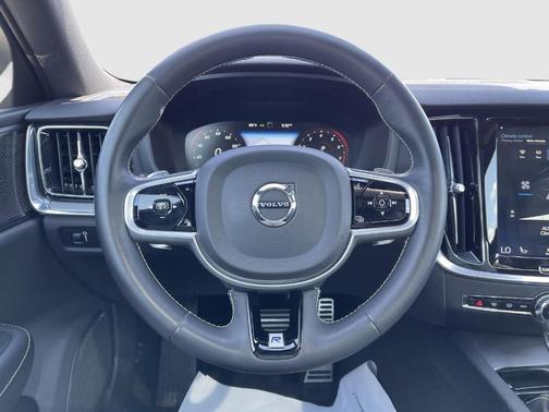 2019 Volvo S60 T6 R-Design