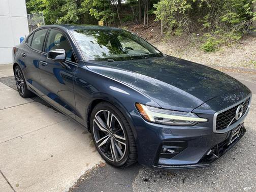 2019 Volvo S60 T6 R-Design