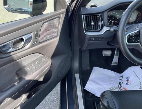 2019 Volvo S60 T6 R-Design