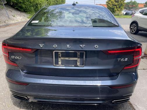 2019 Volvo S60 T6 R-Design