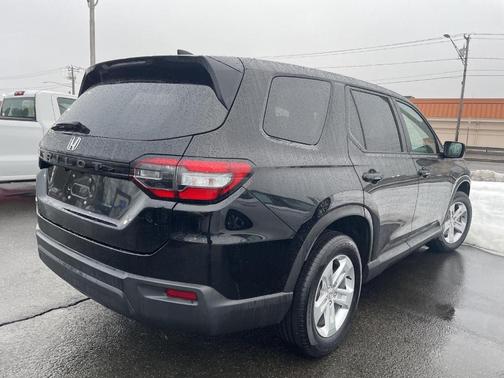 2023 Honda Pilot LX