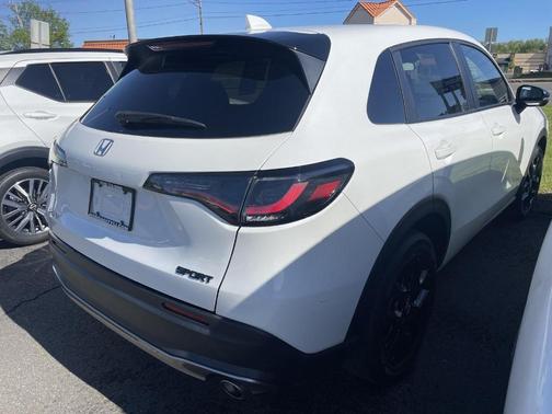 Platinum White Pearl 2024 Honda HR-V Sport