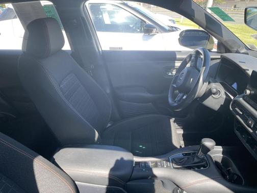 Platinum White Pearl 2024 Honda HR-V Sport