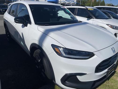 Platinum White Pearl 2024 Honda HR-V Sport