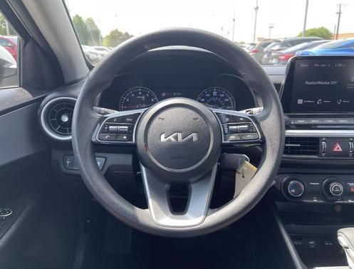 Snow White Pearl 2023 Kia Forte LXS