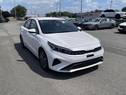 Snow White Pearl 2023 Kia Forte LXS