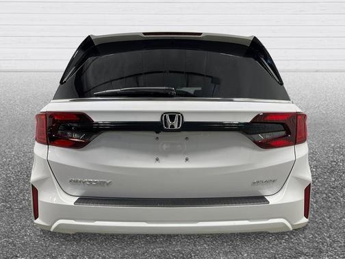 Platinum White Pearl 2026 Honda Odyssey Sport-L