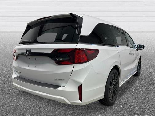 Platinum White Pearl 2026 Honda Odyssey Sport-L