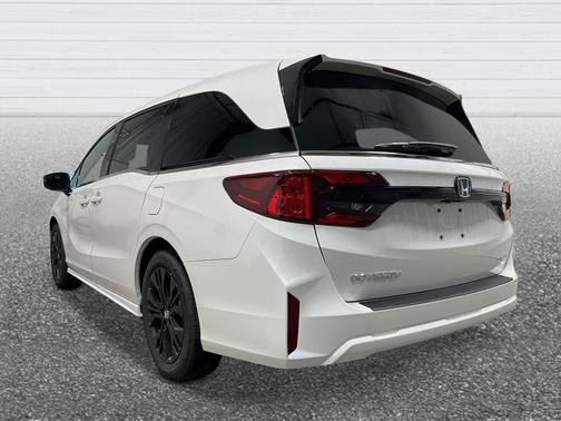 Platinum White Pearl 2026 Honda Odyssey Sport-L