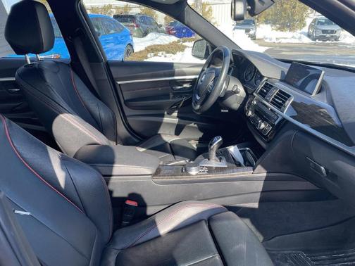 2018 BMW 330 i xDrive