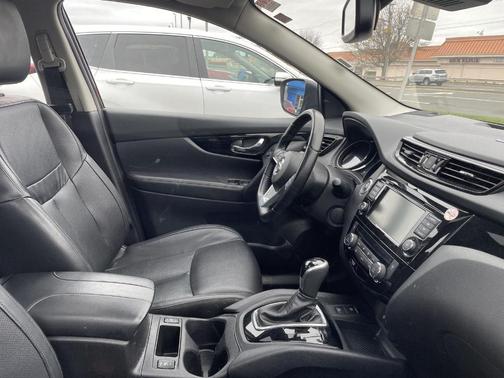 2022 Nissan Rogue Sport SL