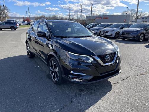 2022 Nissan Rogue Sport SL