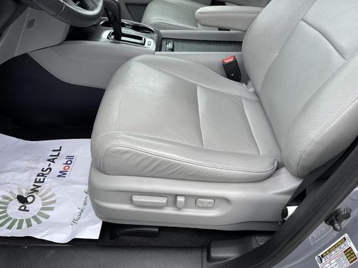 Lunar Silver Metallic 2017 Honda Pilot EX-L