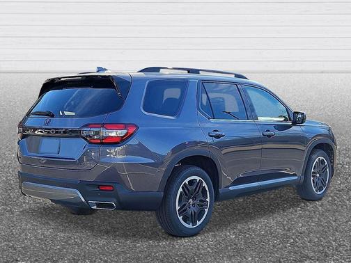 Modern Steel Metallic 2026 Honda Pilot Touring