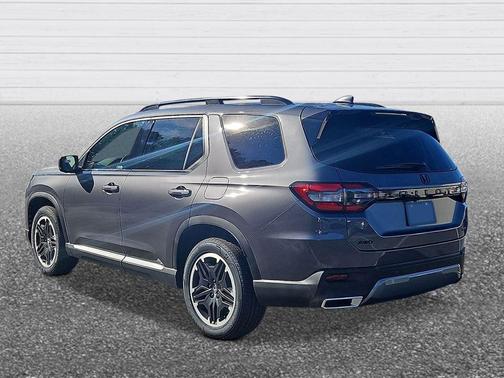 Modern Steel Metallic 2026 Honda Pilot Touring