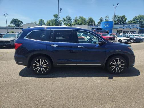 2022 Honda Pilot Touring 7-Passenger