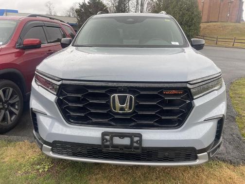 Sonic Gray Pearl 2024 Honda Pilot TrailSport