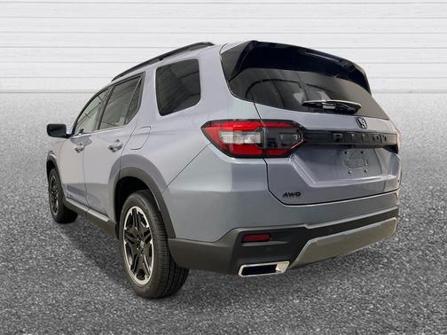 Sonic Gray Pearl 2026 Honda Pilot Touring