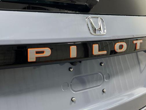 Sonic Gray Pearl 2026 Honda Pilot TrailSport