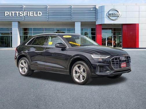 2022 Audi Q8 55 Premium