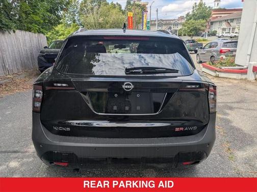 2025 Nissan Kicks SR