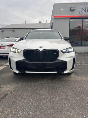 2025 BMW X5 M60i