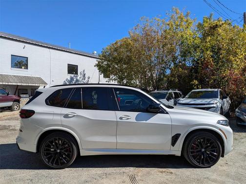 2025 BMW X5 M60i
