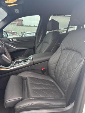 2025 BMW X5 M60i