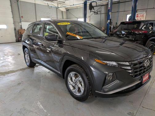 2023 Hyundai TUCSON SE