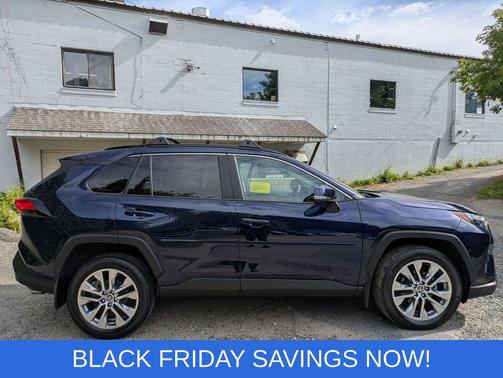 2022 Toyota RAV4 XLE Premium