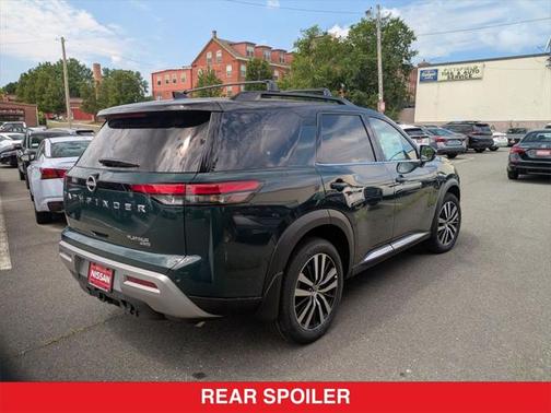 2025 Nissan Pathfinder Platinum 4WD