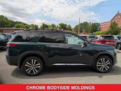 2025 Nissan Pathfinder Platinum 4WD