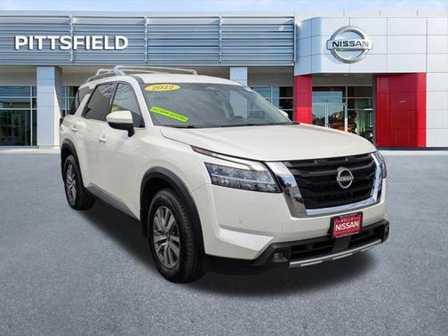 2022 Nissan Pathfinder SL 4WD