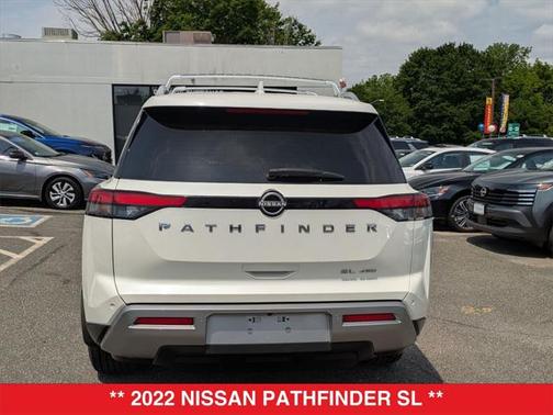 2022 Nissan Pathfinder SL 4WD