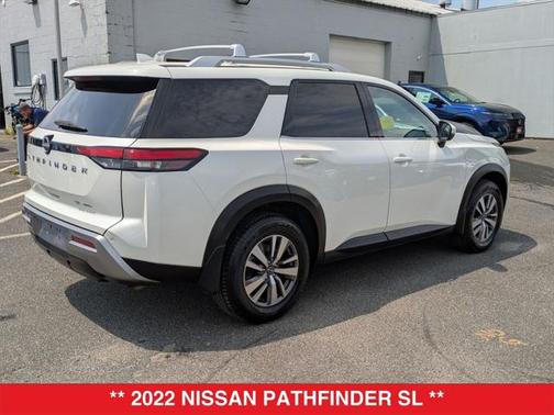 2022 Nissan Pathfinder SL 4WD