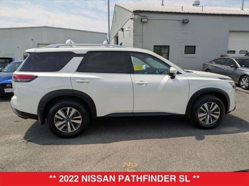 2022 Nissan Pathfinder SL 4WD