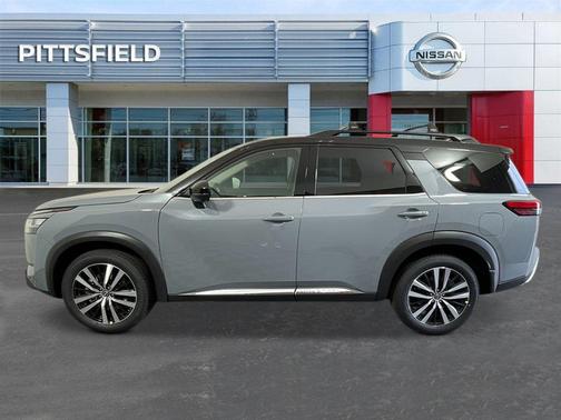 2025 Nissan Pathfinder Platinum 4WD