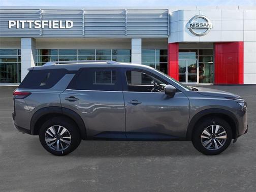 2025 Nissan Pathfinder SL 4WD