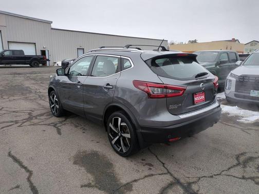 2022 Nissan Rogue Sport SL