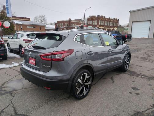 2022 Nissan Rogue Sport SL