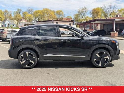 2025 Nissan Kicks SR