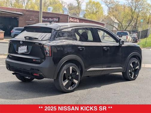 2025 Nissan Kicks SR