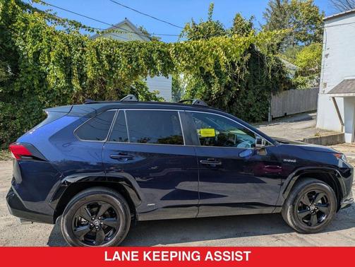 2020 Toyota RAV4 Hybrid SE