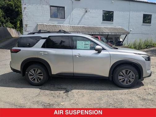 2025 Nissan Pathfinder SV 4WD