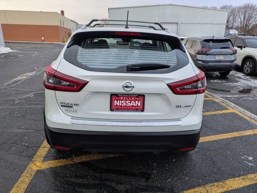 2022 Nissan Rogue Sport SL