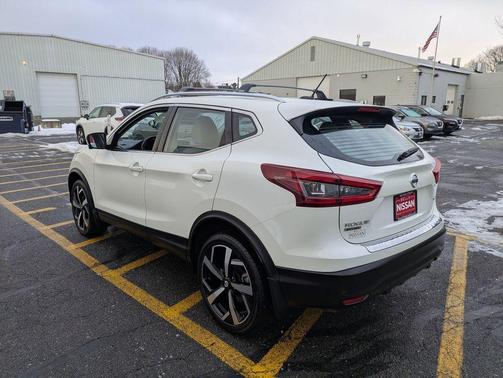 2022 Nissan Rogue Sport SL