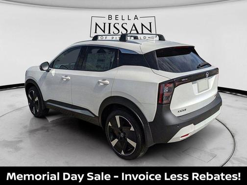 Aspen White Tricoat 2026 Nissan Kicks SR